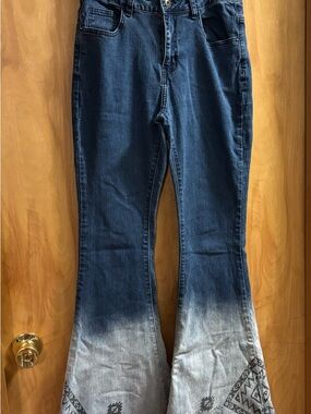 L&B Dark Blue to Light Gray Dip-Dye Flared Jeans